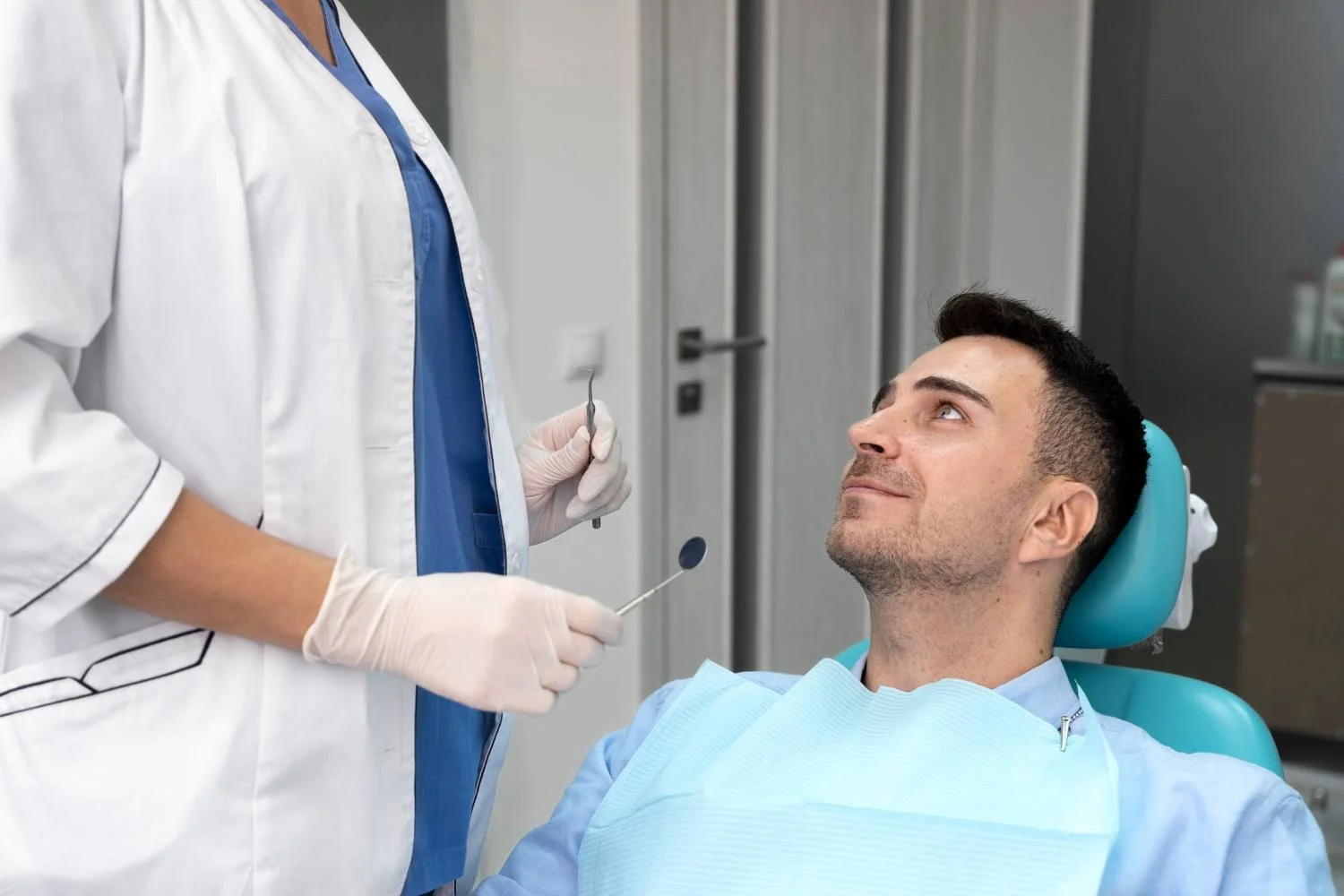 What is the Difference Between a Dentist and a Dental Clinic - Dentistry of Orlando